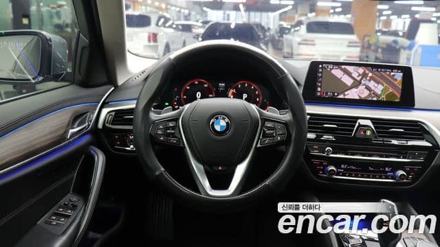 BMW 5 Series 2019 — фото 7 из 20