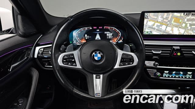 BMW 5 Series 2023 — ფოტო 13/20