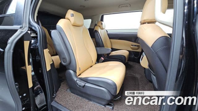 Kia Carnival 2021 — Фото 11/20