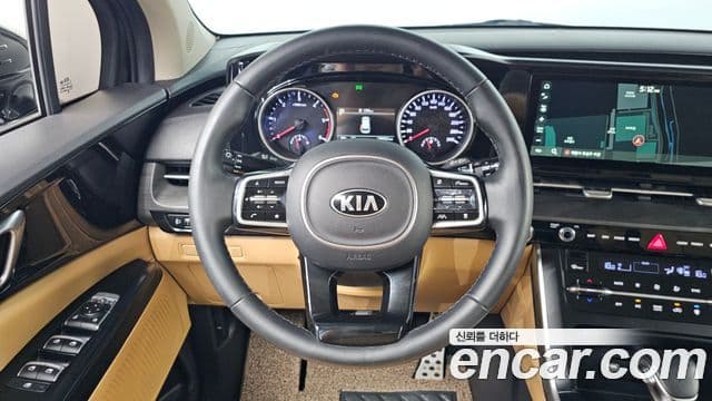 Kia Carnival 2021 — Фото 13/20