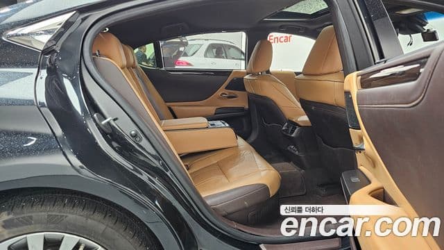 Lexus ES300h 2021 — Şəkil 12/20
