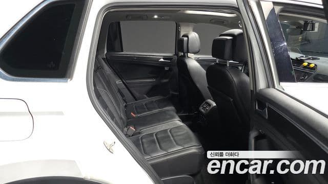 Volkswagen Tiguan 2020 — Şəkil 12/20