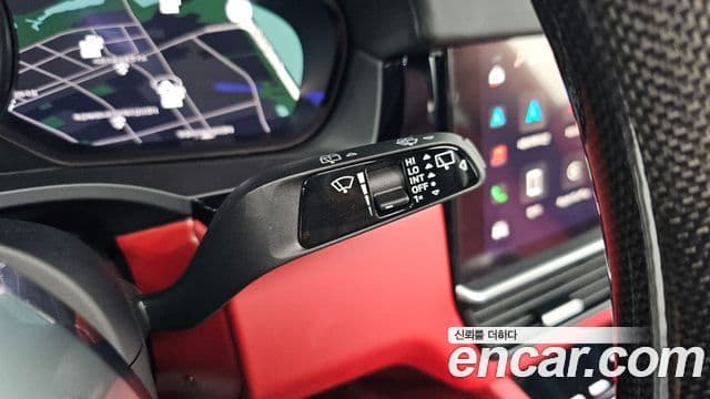 Porsche Cayenne 2022 — ფოტო 16/20