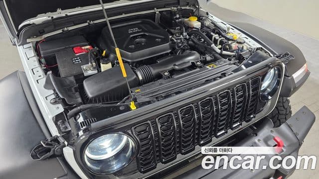 Jeep Wrangler 2020 — ფოტო 6/20
