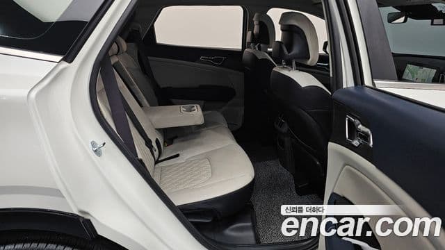 Kia Sportage 2023 — ფოტო 11/20