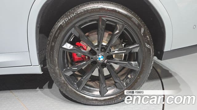 BMW X4 2025 — Photo 3/33