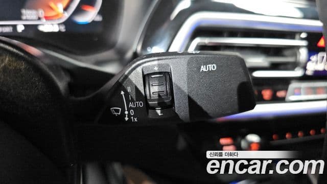 BMW X4 2025 — Photo 24/33