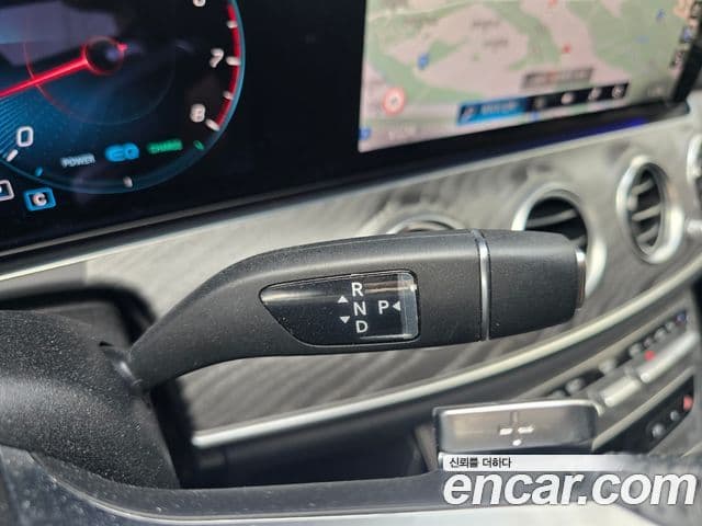 Mercedes-Benz E-Class 2021 — ფოტო 7/17