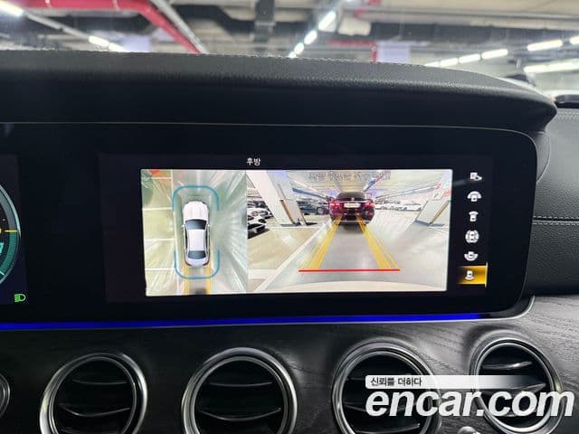 Mercedes-Benz E-Class 2021 — фото 13 из 18