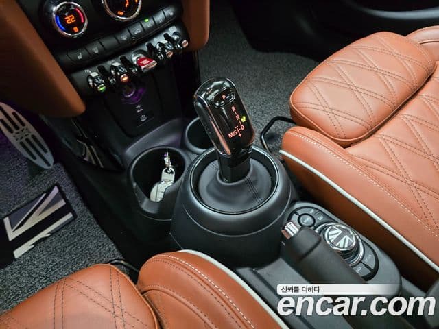 Mini Cooper S 2022 — ფოტო 8/20