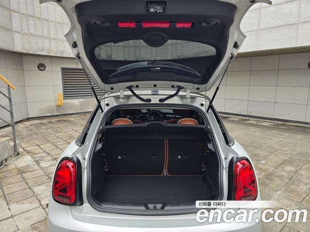 Mini Cooper S 2022 — ფოტო 13/20