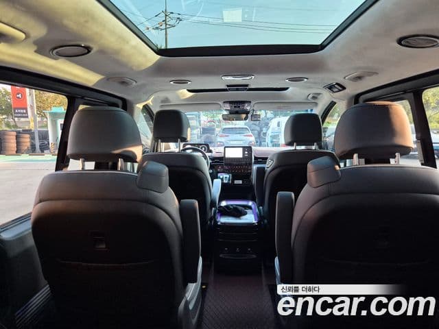 Hyundai Staria 2024 — фото 14 из 20