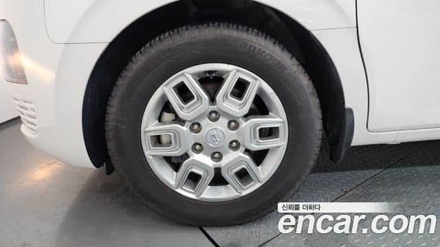 Hyundai Staria 2023 — фото 5 из 20