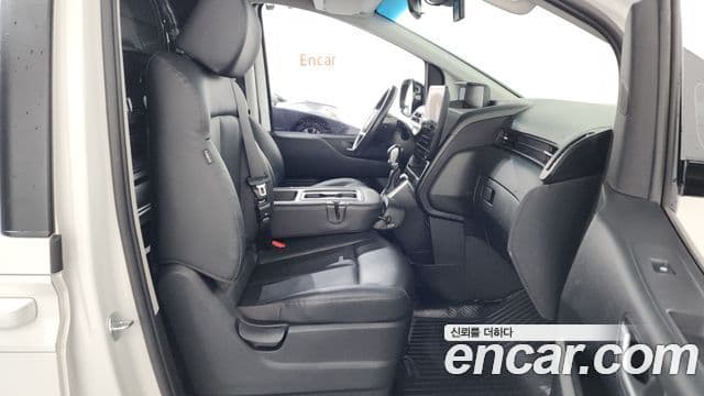 Hyundai Staria 2023 — ფოტო 11/20