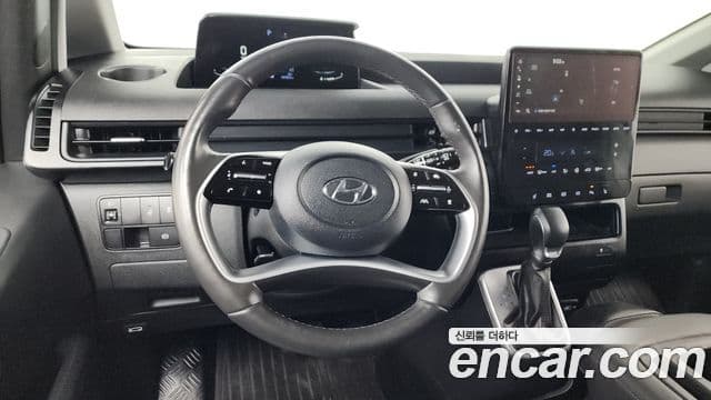 Hyundai Staria 2023 — ფოტო 13/20