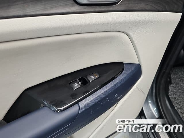 Kia Sportage 2022 — ფოტო 13/18