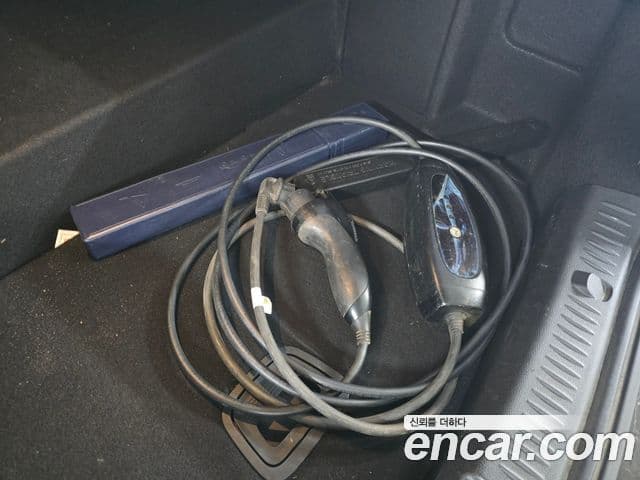 Mercedes-Benz E-Class 2023 — фото 17 из 18