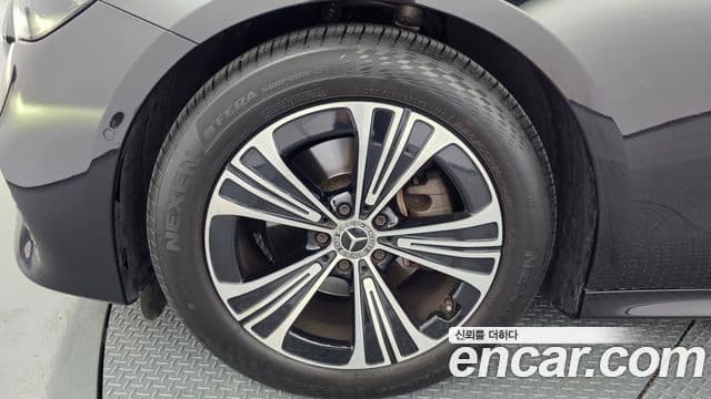 Mercedes-Benz E-Class 2024 — ფოტო 5/20