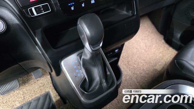 Hyundai Staria 2024 — Şəkil 9/20