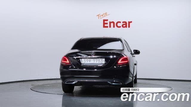 Mercedes-Benz C-Class 2019 — Фото 4/20