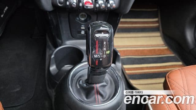 Mini Cooper S Convertible 2020 — фото 9 из 20