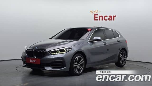 BMW 1 Series, 2022