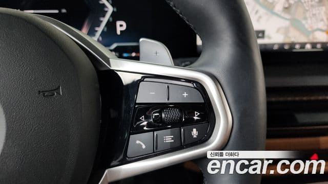BMW 3 Series 2025 — фото 15 из 20