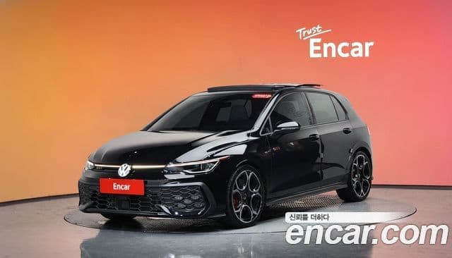 Volkswagen Golf, 2025