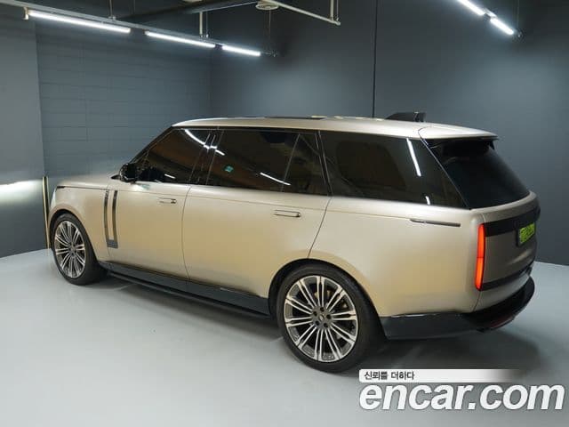 Land Rover Range Rover 2024 — ფოტო 13/20