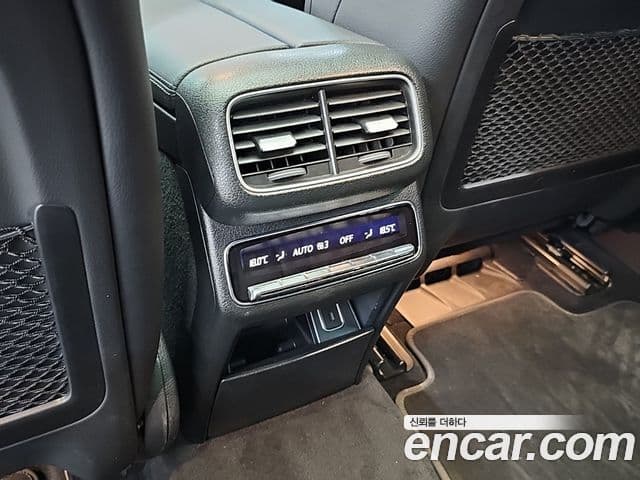 Mercedes-Benz GLE-Class 2021 — Şəkil 12/18