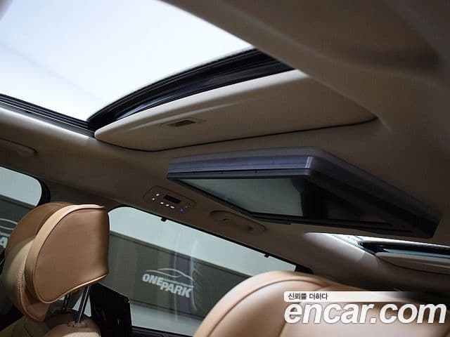 Kia Carnival 2021 — фото 16 из 18