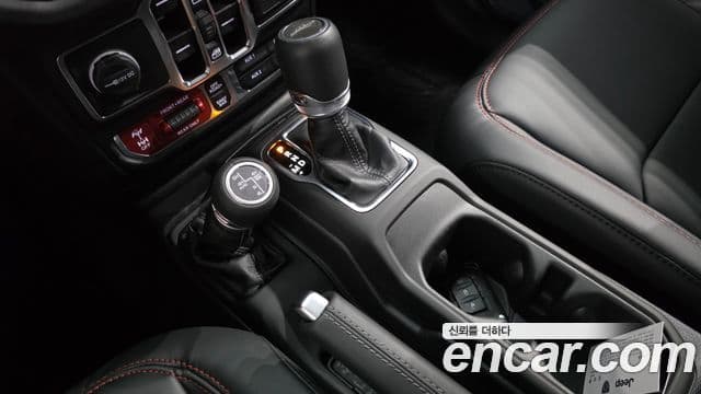 Jeep Gladiator 2025 — Şəkil 9/20