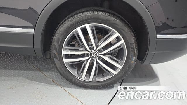 Volkswagen Tiguan Allspace 2023 — Şəkil 25/31
