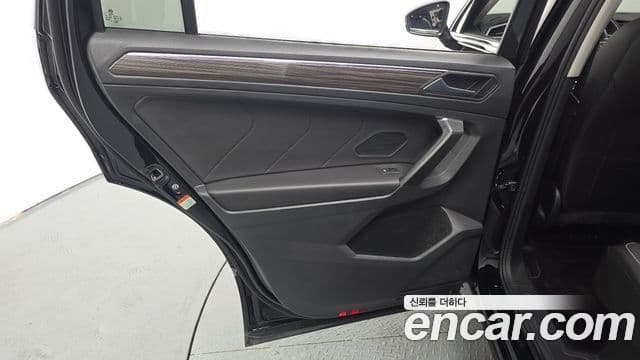 Volkswagen Tiguan Allspace 2023 — Şəkil 8/31