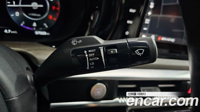 Kia K5 2021 — ფოტო 17/20