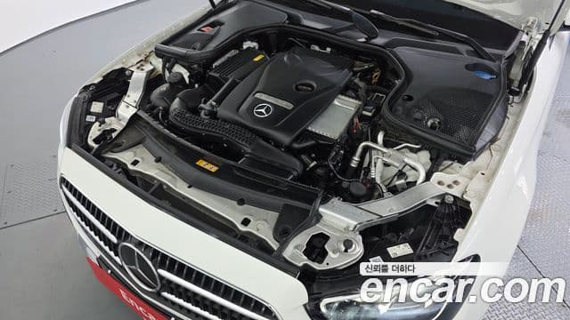 Mercedes-Benz E-Class 2023 — ფოტო 6/20