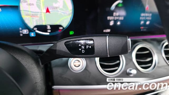 Mercedes-Benz E-Class 2023 — фото 9 из 20