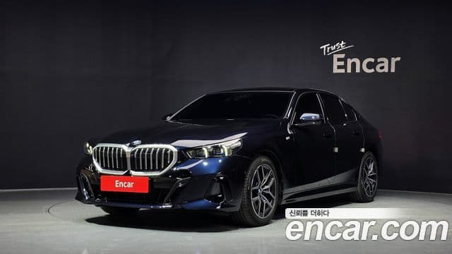 BMW 5 Series 2025 — ფოტო 1/20
