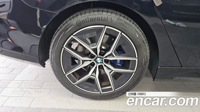 BMW 5 Series 2025 — ფოტო 5/20