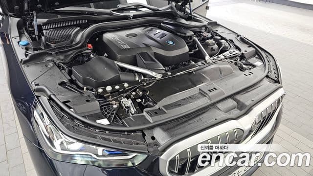 BMW 5 Series 2025 — ფოტო 6/20