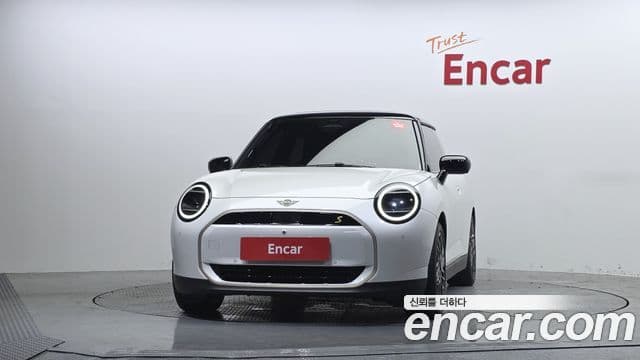 Mini Cooper Electric 2024 — ფოტო 7/38