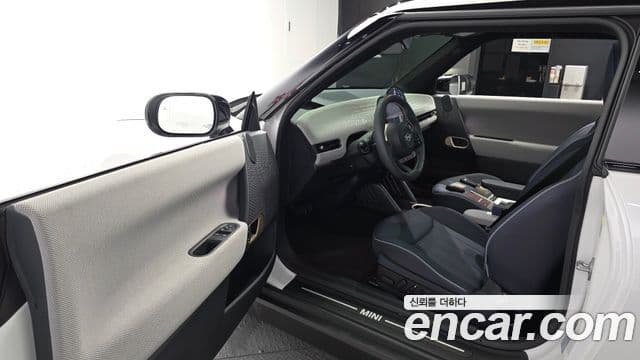 Mini Cooper Electric 2024 — ფოტო 24/38