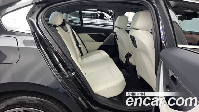 BMW 5 Series 2025 — ფოტო 12/20