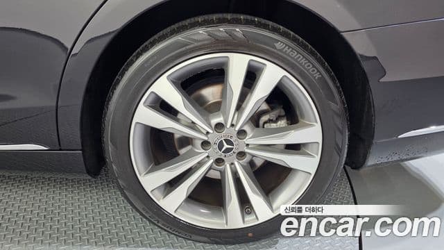 Mercedes-Benz S-Class 2018 — Photo 23/38