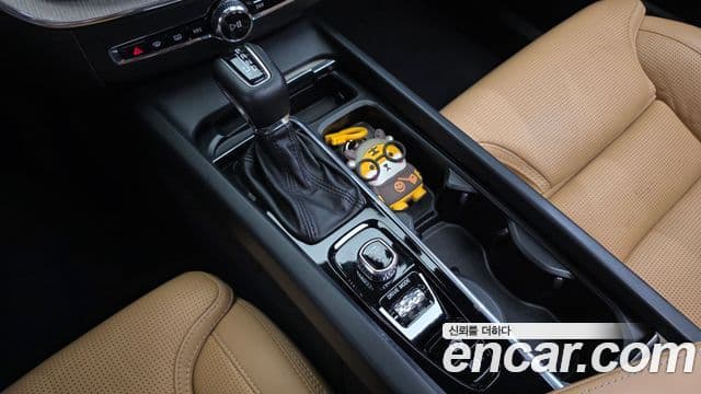 Volvo XC60 2018 — фото 9 из 20