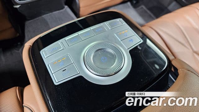 Genesis Electrified G80 2021 — фото 17 из 20
