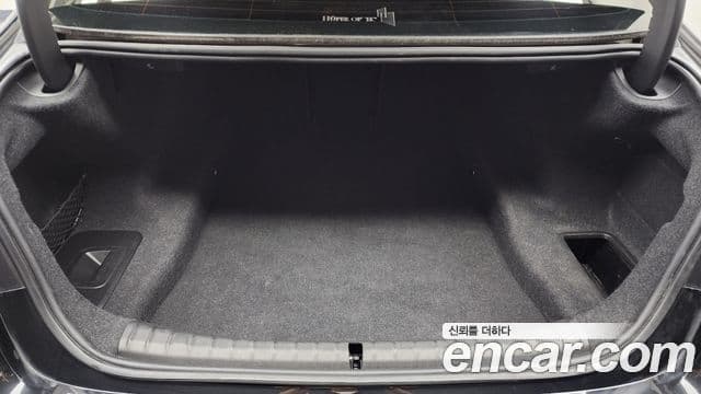 BMW 5 Series 2018 — ფოტო 20/20