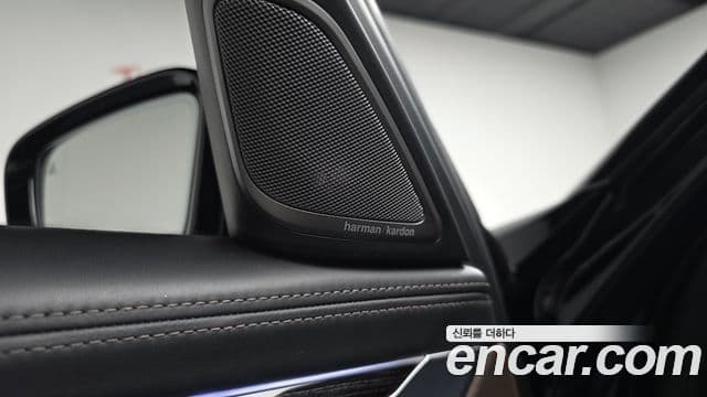 BMW 7 Series 2021 — ფოტო 18/20