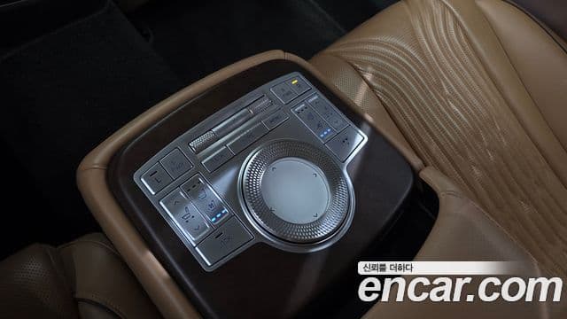 Genesis Electrified G80 2020 — ფოტო 18/20