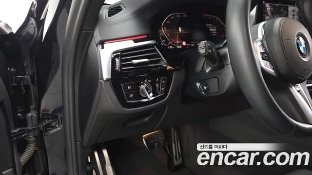 BMW 5 Series 2020 — фото 13 из 20
